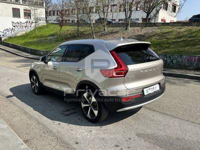 Volvo XC40 VOLVO XC40 B3 automatico Core Giallo usata Torino