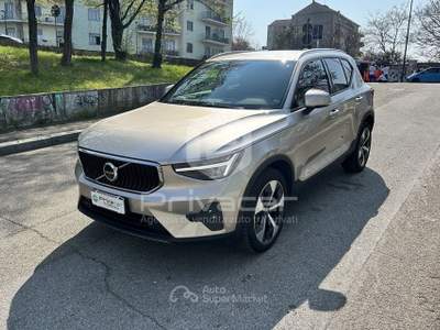 Volvo XC40 VOLVO XC40 B3 automatico Core Giallo usata Torino