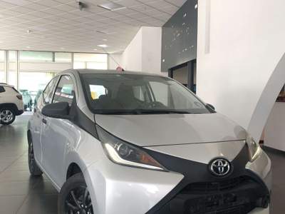 Toyota Aygo Aygo 5p 1.0 x-wave tss Grigio usata Bolzano