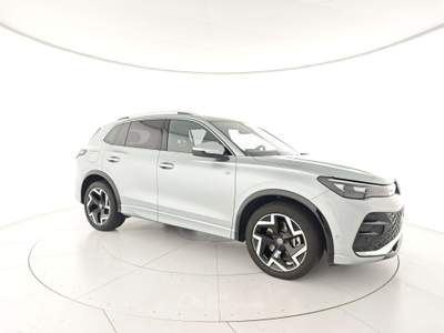 Volkswagen Tiguan Tiguan 2.0 tdi R-Line 150cv dsg Argento usata Rondissone