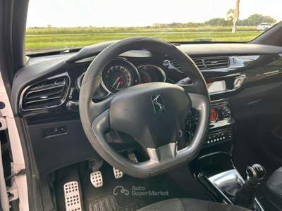 Citroen DS DS3 1.6 e-hdi  Just Black 90cv Bianco usata Inzago