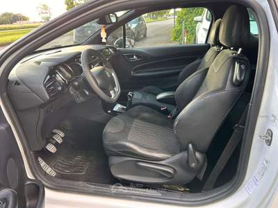 Citroen DS DS3 1.6 e-hdi  Just Black 90cv Bianco usata Inzago