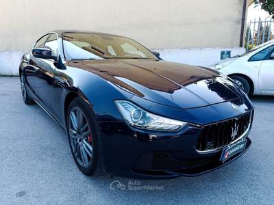 Maserati Ghibli 3.0 V6 DS 275cv GranLusso auto FINO A 24 MESI DI GARANZIA  Nero usata Salerno