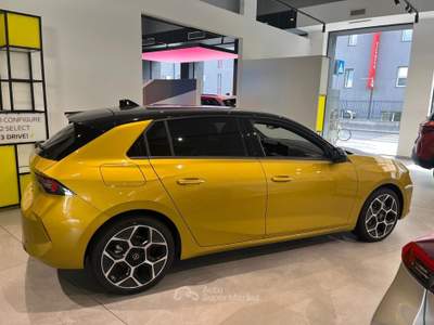 Opel Astra Astra 1.2 t GS s&s 130cv at8 Giallo usata Milano