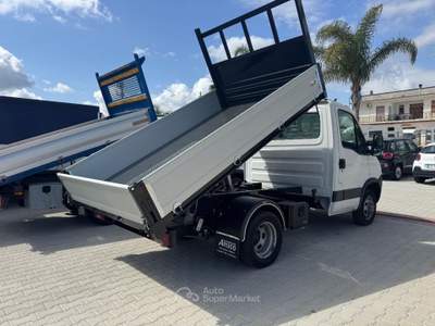 Iveco Daily 35C12 RIBALTABILE TRILATERALE NUOVO Bianco usata San Michele Salentino