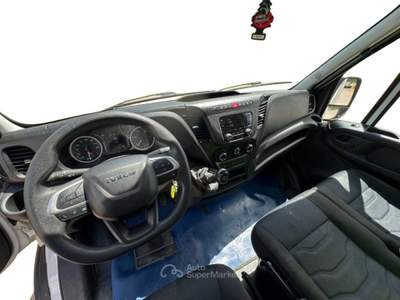 Iveco Daily 35 c14 v lh2 3520 e6d-temp furgonato in alluminio e sponda idraulica Bianco usata Fisciano