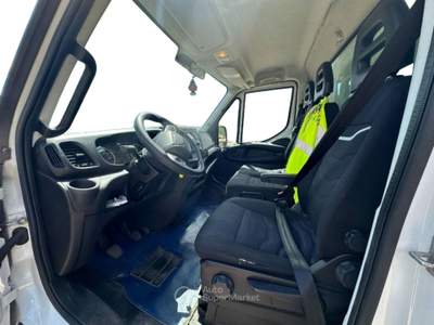 Iveco Daily 35 c14 v lh2 3520 e6d-temp furgonato in alluminio e sponda idraulica Bianco usata Fisciano