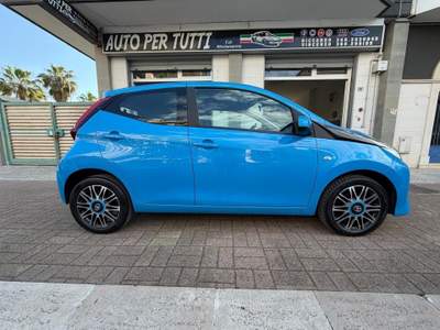 Toyota Aygo Connect 1.0 VVT-i 72 CV 5p 2020 Blu/Azzurro usata Andria