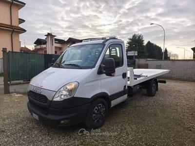 Iveco Daily carro attrezzi patente b come nuovo Bianco usata Corbetta