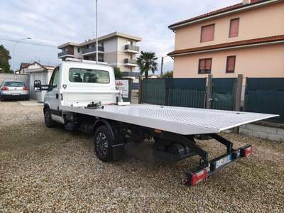 Iveco Daily carro attrezzi patente b come nuovo Bianco usata Corbetta