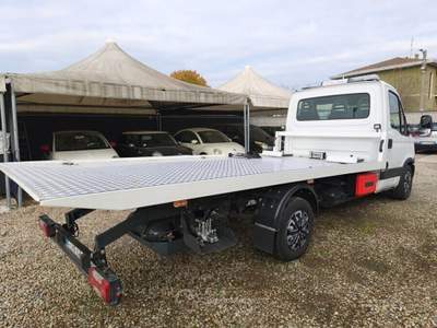 Iveco Daily carro attrezzi patente b come nuovo Bianco usata Corbetta
