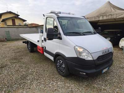 Iveco Daily carro attrezzi patente b come nuovo Bianco usata Corbetta