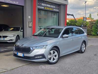 Skoda Octavia 2.0 TDI EVO SCR DSG Wagon Executive Navi LED PDC++ Argento usata Rezzato