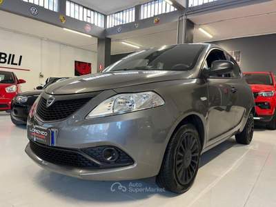Lancia Ypsilon 1.2 GOLD KM 32000 Grigio usata Torino
