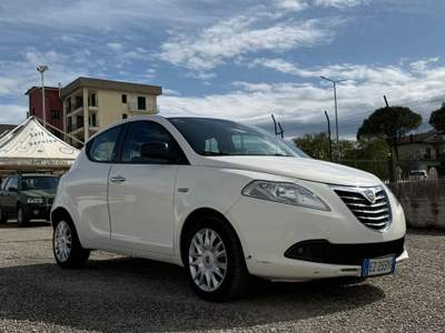 Lancia Ypsilon Lancia Ypsilon 1.2 69 CV Bianco usata TELESE TERME
