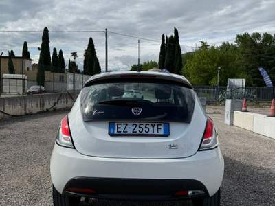 Lancia Ypsilon Lancia Ypsilon 1.2 69 CV Bianco usata TELESE TERME