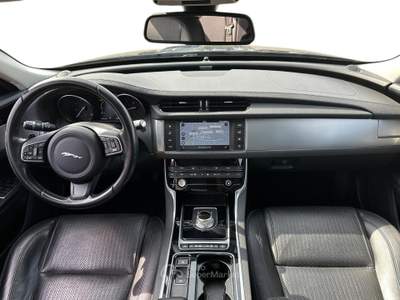 Jaguar XF 2.0d Prestige 180cv auto Blu/Azzurro usata Pistoia