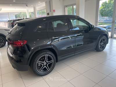 Mercedes-Benz GLA GLA 200 d AMG Line Premium Nero usata Sava