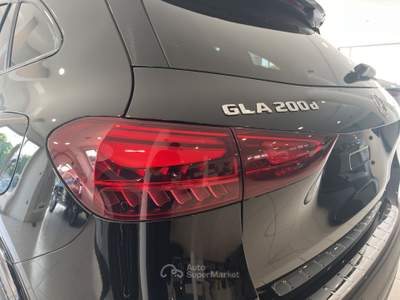 Mercedes-Benz GLA GLA 200 d AMG Line Premium Nero usata Sava