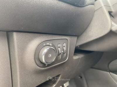 Opel Corsa 1.2 5 porte Cosmo Bianco usata Rivignano Teor