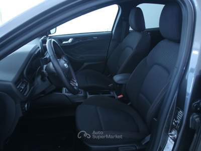 Ford Focus 1.5 Ecoblue 120cv ST Line Cerchi in lega da 18"/Navigatore/Privacy glass Grigio usata Feltre