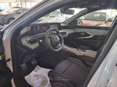 Peugeot 3008 Hybrid 145 Allure e-DCS 6 Bianco usata Sarzana
