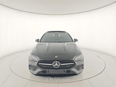 Mercedes-Benz CLA 200 d Automatic Shooting Brake Premium Nero usata Capua