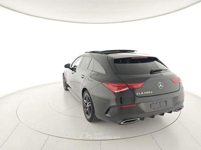 Mercedes-Benz CLA 200 d Automatic Shooting Brake Premium Nero usata Capua