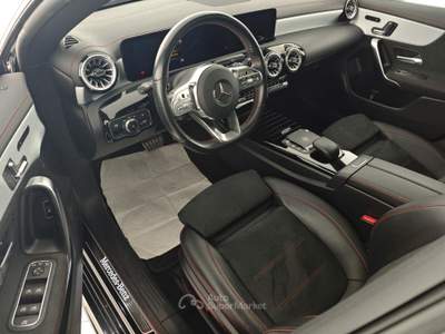 Mercedes-Benz CLA 200 d Automatic Shooting Brake Premium Nero usata Capua