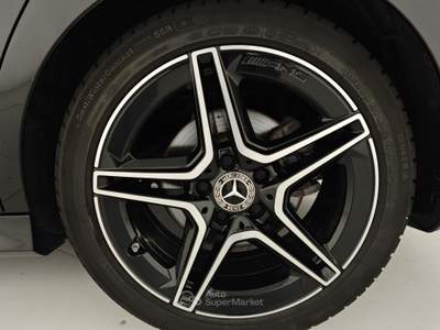 Mercedes-Benz CLA 200 d Automatic Shooting Brake Premium Nero usata Capua