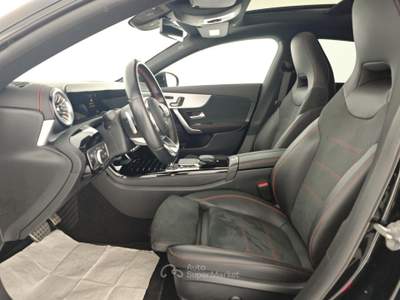 Mercedes-Benz CLA 200 d Automatic Shooting Brake Premium Nero usata Capua