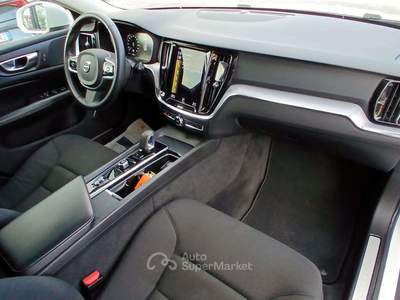 Volvo V60 Cross Country V60 II  Cross Country 2.0 b4 Core awd auto Bianco usata Pescantina