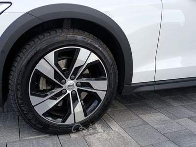 Volvo V60 Cross Country V60 II  Cross Country 2.0 b4 Core awd auto Bianco usata Pescantina