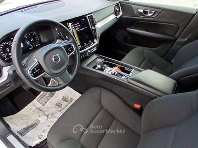 Volvo V60 Cross Country V60 II  Cross Country 2.0 b4 Core awd auto Bianco usata Pescantina