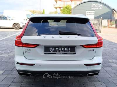 Volvo V60 Cross Country V60 II  Cross Country 2.0 b4 Core awd auto Bianco usata Pescantina