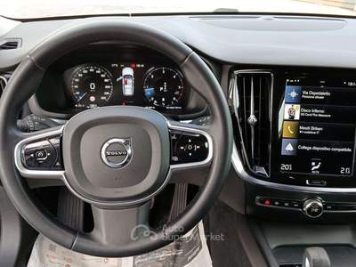 Volvo V60 Cross Country V60 II  Cross Country 2.0 b4 Core awd auto Bianco usata Pescantina
