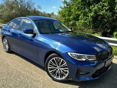 BMW Serie 3 330d 330d XDRIVE LUXURY 286cv Blu/Azzurro usata Altamura