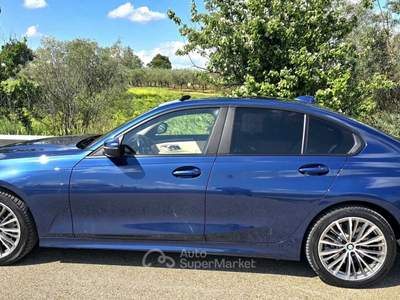 BMW Serie 3 330d 330d XDRIVE LUXURY 286cv Blu/Azzurro usata Altamura
