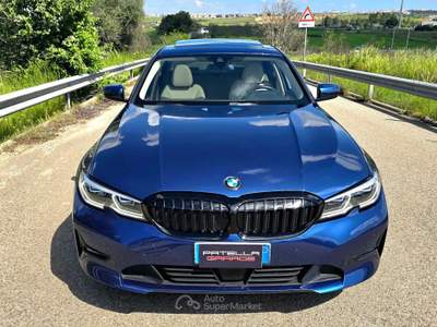 BMW Serie 3 330d 330d XDRIVE LUXURY 286cv Blu/Azzurro usata Altamura