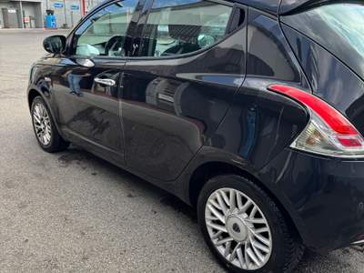 Lancia Ypsilon Unico proprietario, non fumatore e con 4 gomme nuove usata Torino