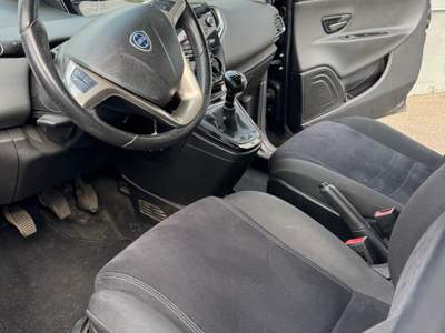 Lancia Ypsilon Unico proprietario, non fumatore e con 4 gomme nuove usata Torino