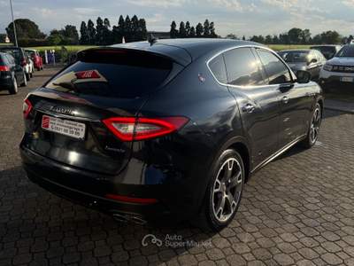 Maserati Levante Diesel AWD Granlusso Grigio usata Calestano