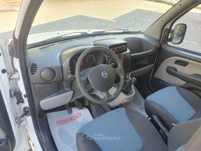 Fiat Doblò 1.9 JTD Cargo con porta laterale Bianco usata Dubino