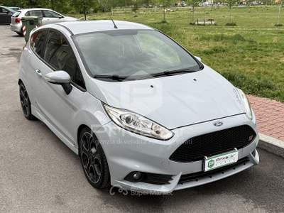 Ford Fiesta FORD Fiesta 1.6 200CV 3 porte ST 200 Grigio usata Cuneo