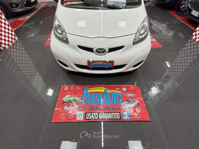Toyota Aygo 1.0 68cv 5 porte Sol - 2011 Bianco usata Giugliano in Campania