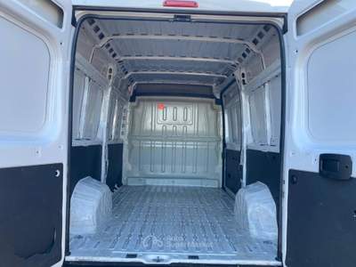 Peugeot Boxer 330 2.2 bluehdi 140cv S&S L2H2 Bianco usata Marino