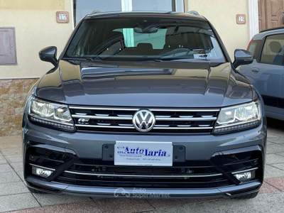 Volkswagen Tiguan R-LINE Interior/Exterior Fari Full Led+Quadro digitale Grigio usata COSOLETO