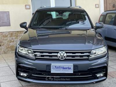 Volkswagen Tiguan R-LINE Interior/Exterior Fari Full Led+Quadro digitale Grigio usata COSOLETO
