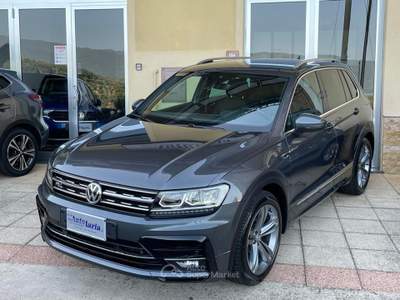 Volkswagen Tiguan R-LINE Interior/Exterior Fari Full Led+Quadro digitale Grigio usata COSOLETO