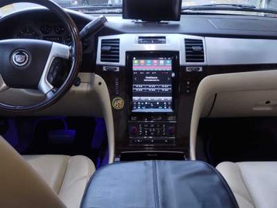 Cadillac Escalade sempre tenuta in box, 2 proprietari, tenuta maniacalmente Blu/Azzurro usata genova